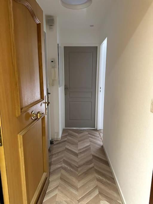 Appartement Cosy Avec Balcon Et Piscine Besançon Zewnętrze zdjęcie
